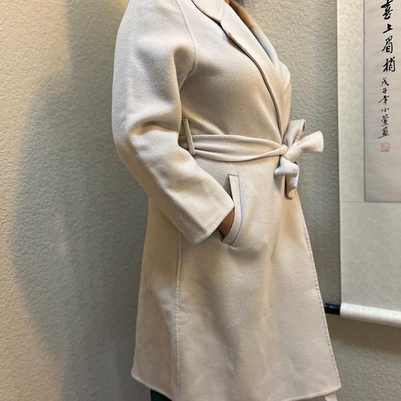 100% Wool Light beige coat Size M (US 8/10) - Picture 3 of 7